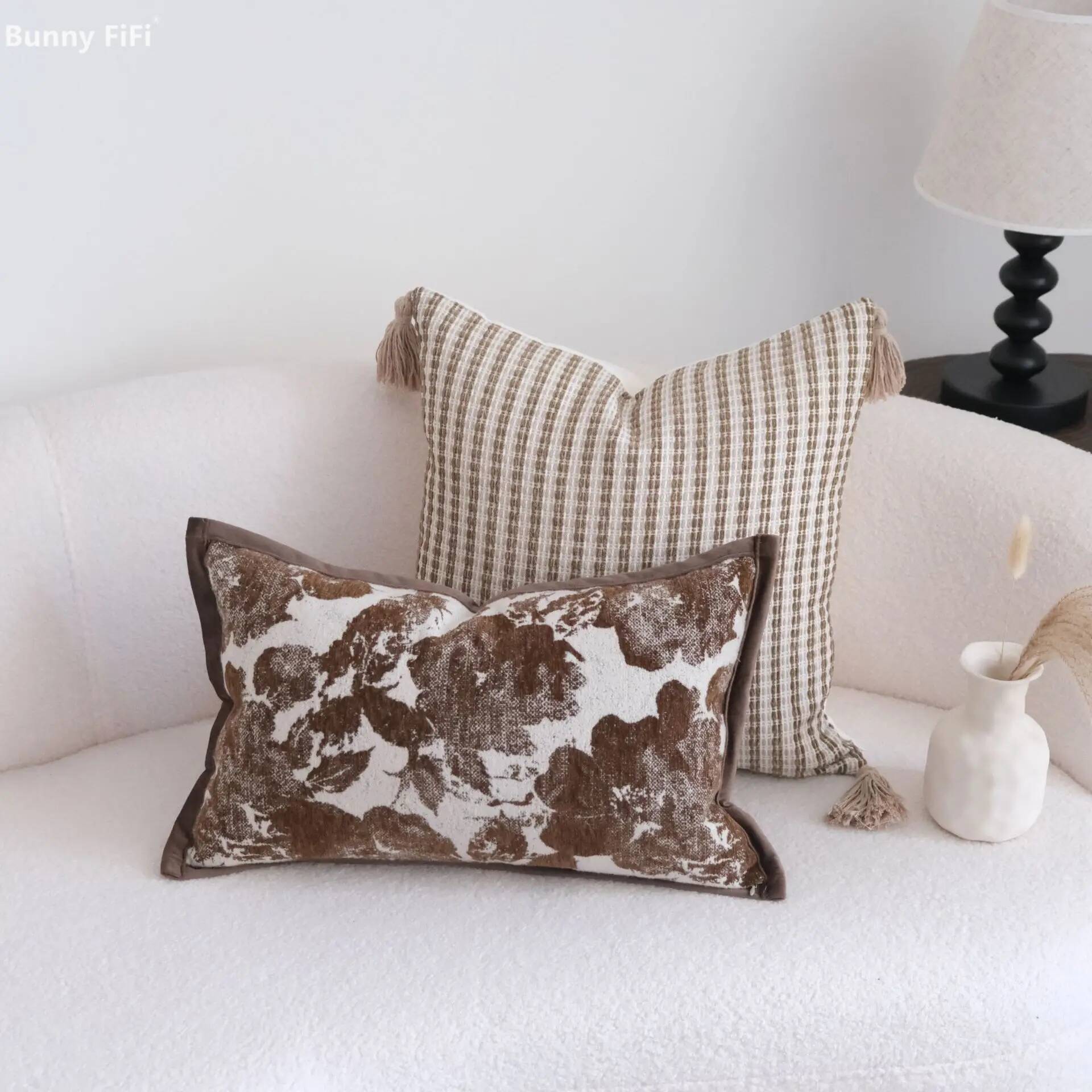 Vintage Floral Pattern Soft Case - Sarung Bantal Boho Motif Garis Bunga